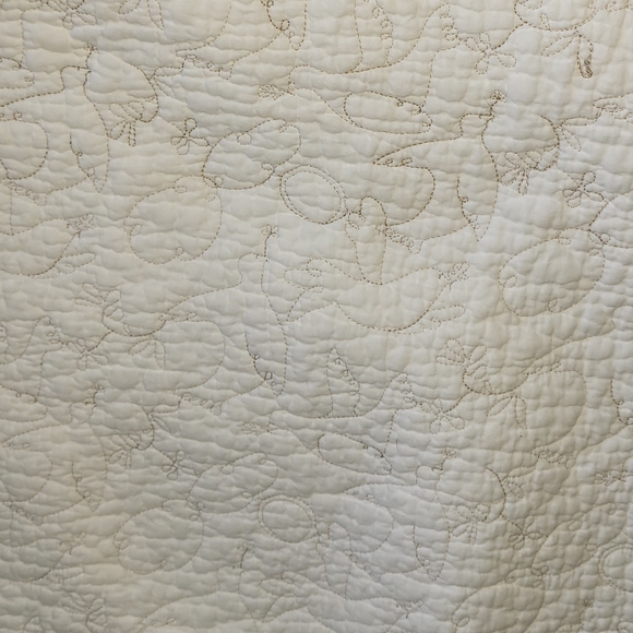 Opalhouse Designed With Jungalow Dove Stitched Quilt - Picture 4 of 7